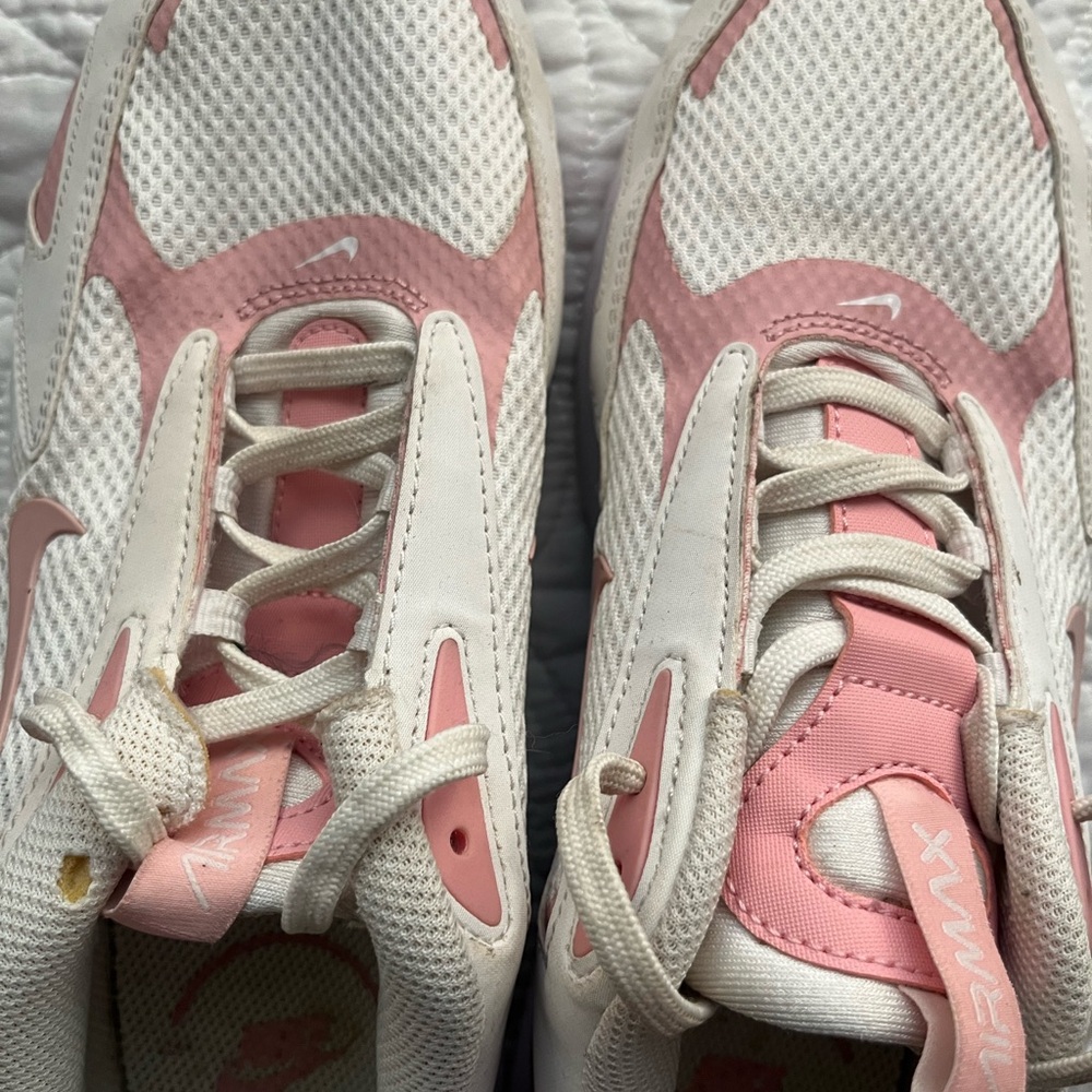 Nike Kids Sneakers in Pink and Cream